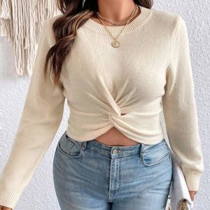 SHEIN Privé Plus Twist Front Crop Sweater